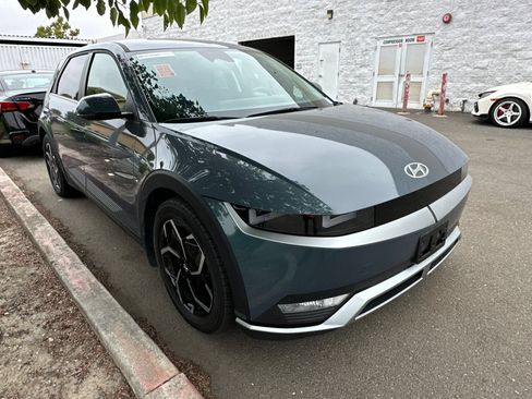 Used 2024 Hyundai Ioniq 5 SE RWD image 2