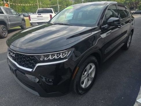 Used 2022 Kia Sorento LX FWD image 3