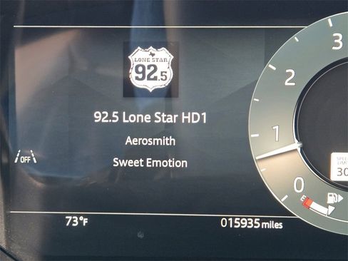 Used 2025 Land Rover Range Rover Velar Dynamic SE image 10