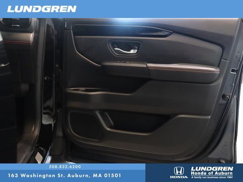 Used 2025 Honda Pilot TrailSport image 17