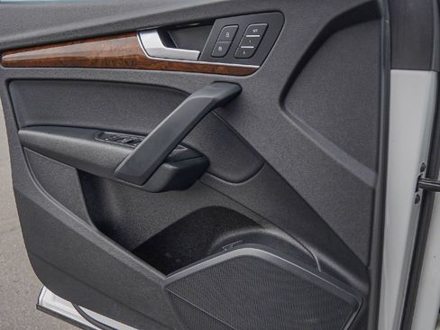 Used 2020 Audi Q5 2.0T Premium image 22