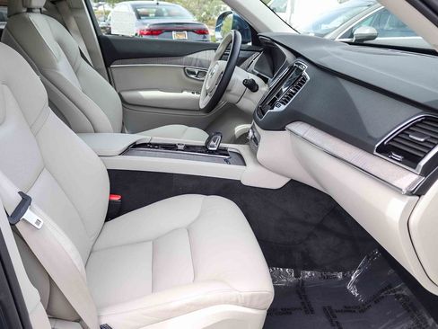 Used 2024 Volvo XC90 T8 Plus w/ Protection Package Premier AWD/4WD image 18