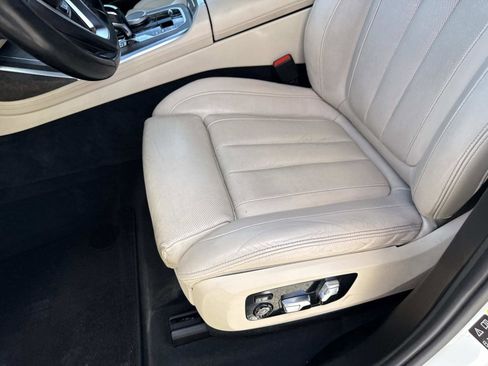 Used 2021 BMW X7 xDrive40i w/ Premium Package image 22