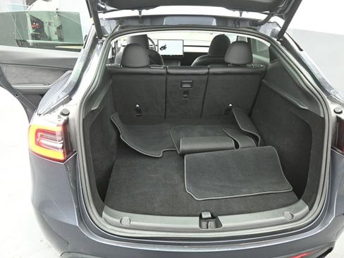 Used 2023 Tesla Model Y Long Range image 21
