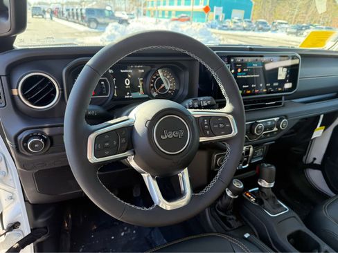 Used 2025 Jeep Wrangler Sahara w/ Safety Group image 13