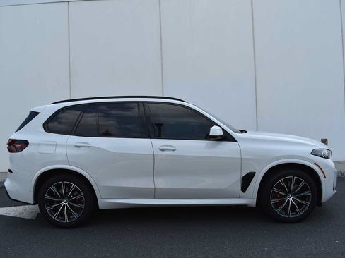 Used 2024 BMW X5 xDrive40i w/ M Sport Package AWD/4WD image 4
