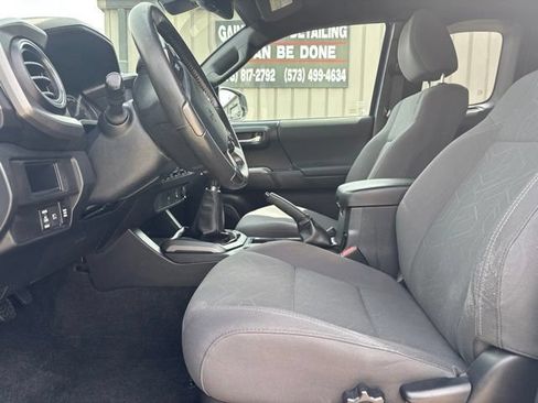 Used 2019 Toyota Tacoma TRD Sport AWD/4WD image 11