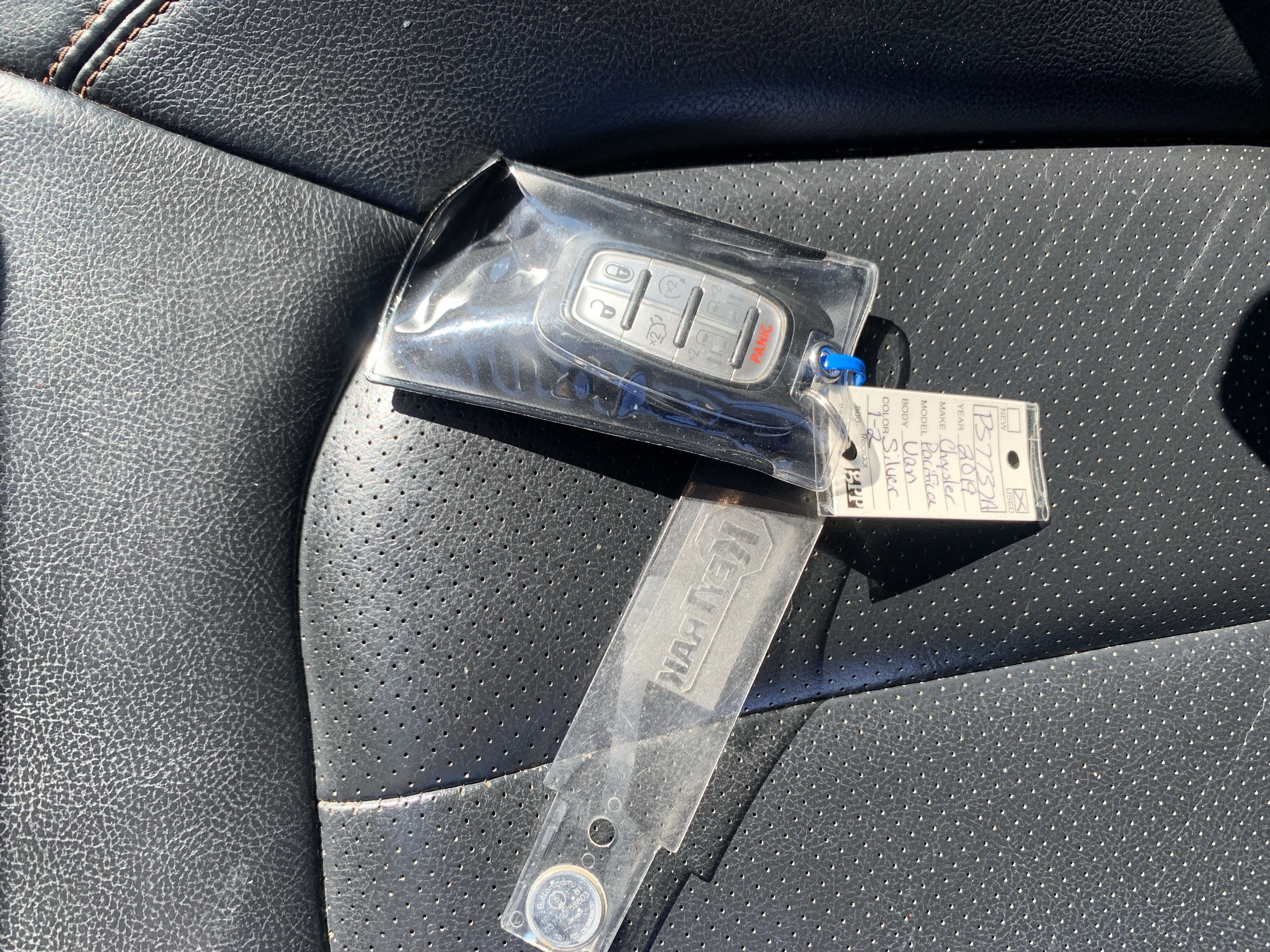 Used 2019 Chrysler Pacifica Touring-L Plus w/ Advanced Safetytec Group FWD image 37