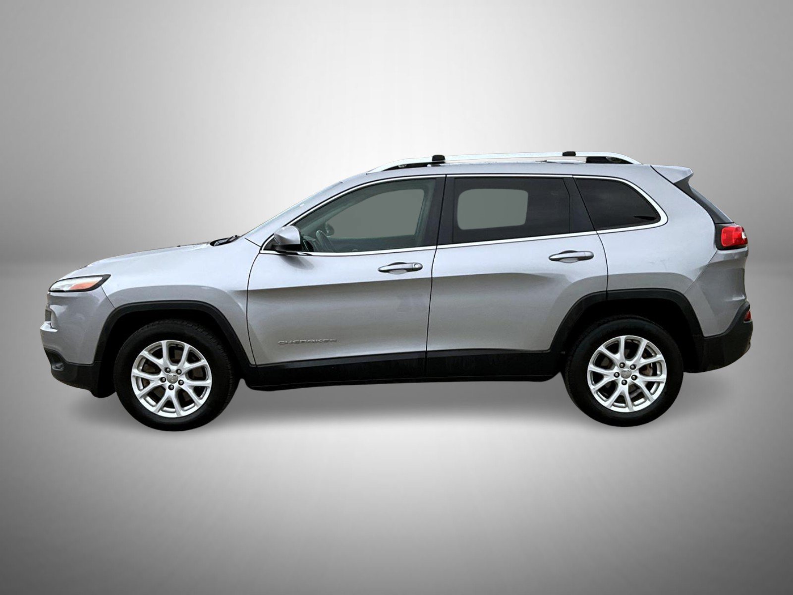Used 2016 Jeep Cherokee Latitude w/ Cold Weather Group FWD image 8