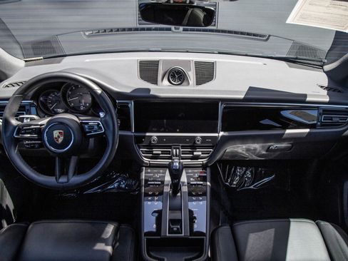 Certified 2024 Porsche Macan AWD/4WD image 20
