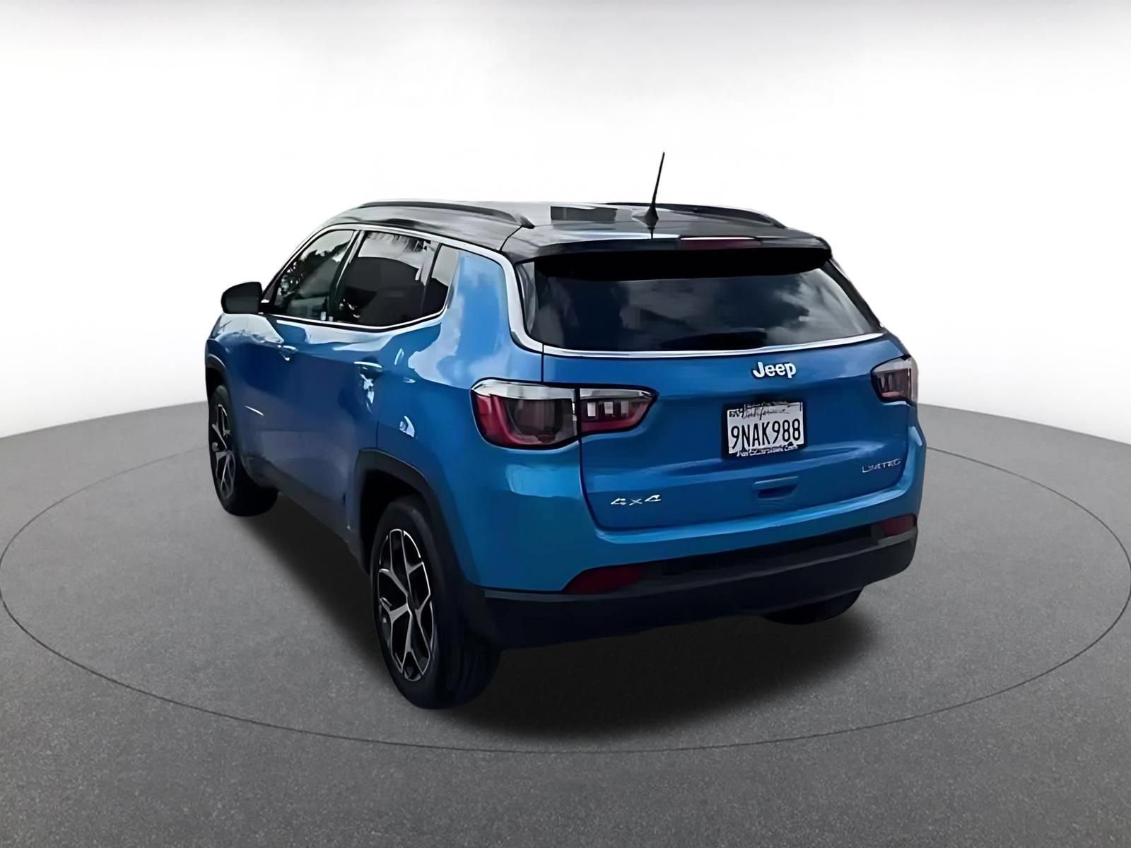 Used 2025 Jeep Compass Limited AWD/4WD image 10