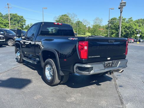 Used 2024 Chevrolet Silverado 3500 LT w/ Convenience Package AWD/4WD image 3