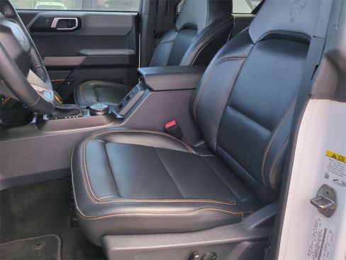 Used 2023 Ford Bronco Badlands image 19