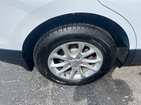 Used 2021 Chevrolet Equinox LS AWD/4WD image 21