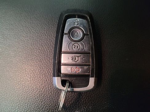 Used 2019 Ford Explorer XLT w/ Equipment Group 202A image 32