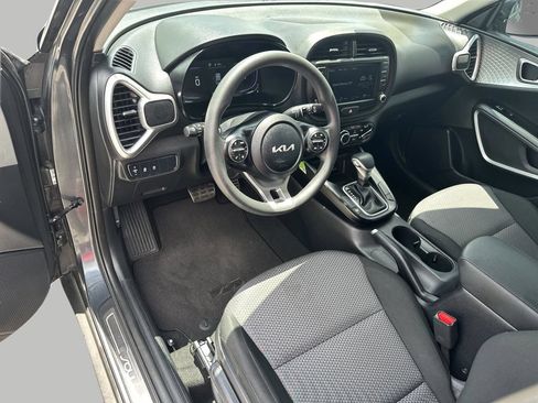 Used 2024 Kia Soul LX w/ Option Group 015 FWD image 10