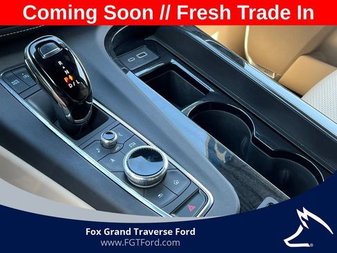 Used 2023 Cadillac Escalade Premium Luxury w/ Performance Package AWD/4WD image 33