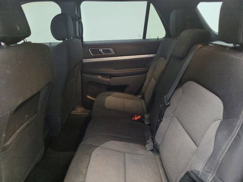 Used 2016 Ford Explorer XLT w/ Equipment Group 201A AWD/4WD image 18