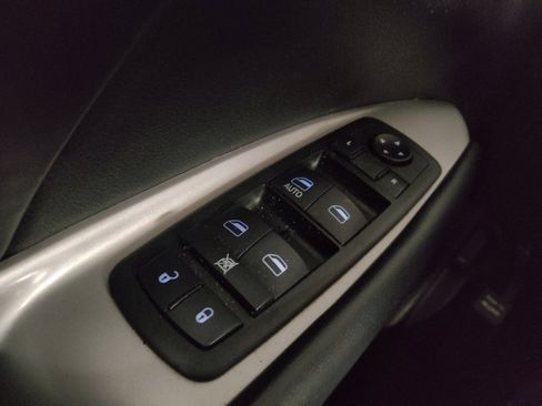 Used 2019 Dodge Journey SE FWD image 27