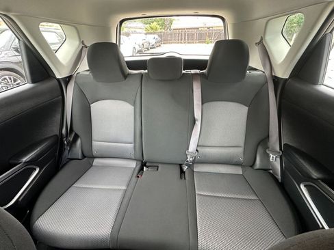 Used 2025 Kia Soul LX w/ LX Technology Package FWD image 36