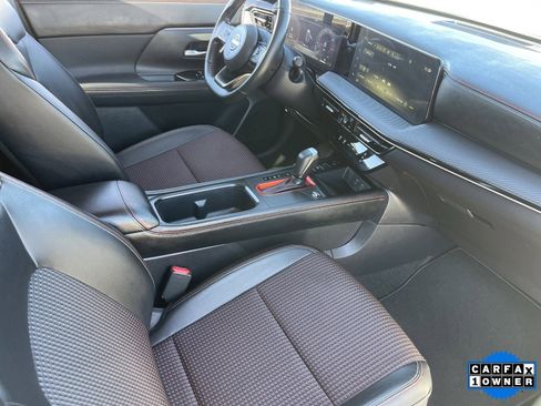 Certified 2025 Nissan Kicks SR image 13