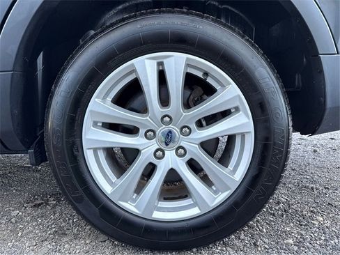 Used 2019 Ford Explorer XLT w/ Class III Trailer Tow Package image 27