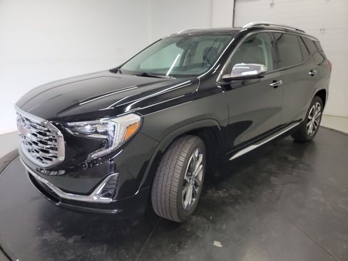 Used 2018 GMC Terrain Denali w/ Driver Alert Package II FWD image 3