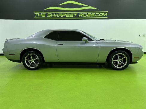 Used 2011 Dodge Challenger RWD image 11