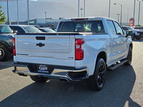 Used 2021 Chevrolet Silverado 1500 LTZ w/ Z71 Off-Road Package AWD/4WD image 3