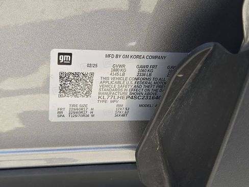 Used 2025 Chevrolet Trax LT w/ LT Convenience Package FWD image 34