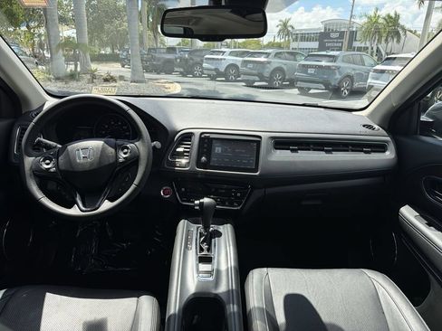 Used 2022 Honda HR-V EX-L image 10