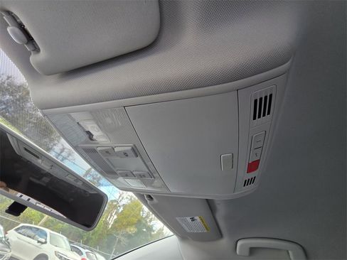 Used 2017 Volkswagen Golf Alltrack SE image 25