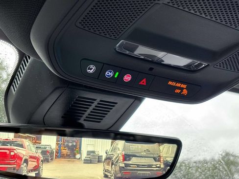 New 2027 GMC Terrain Elevation w/ Technology Package II AWD/4WD image 13