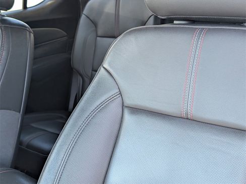 Used 2023 Chevrolet Traverse RS image 8