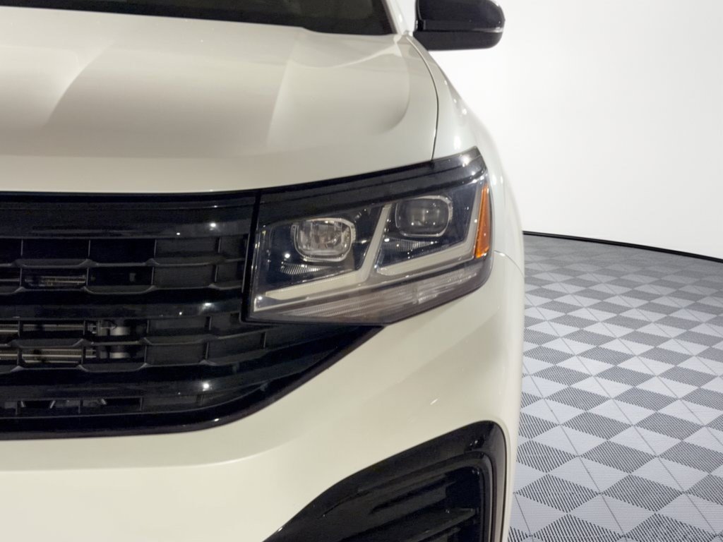 Used 2023 Volkswagen Atlas Cross Sport SEL R-Line AWD/4WD image 12