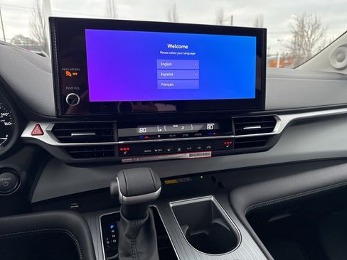 New 2026 Toyota Sienna XLE image 25