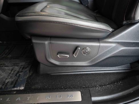 Used 2019 Ford F150 Platinum w/ Equipment Group 701A Luxury image 11