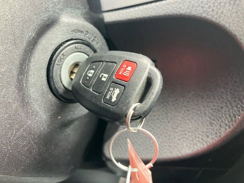 Used 2019 Toyota Corolla LE image 24