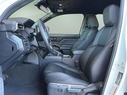 Used 2025 Toyota 4Runner TRD Off-Road AWD/4WD image 19