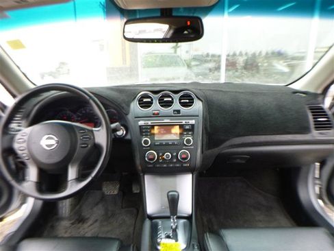 Used 2011 Nissan Altima 3.5 SR w/ Leather Pkg image 9