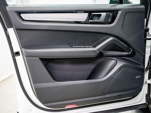Used 2023 Porsche Cayenne S Platinum image 20