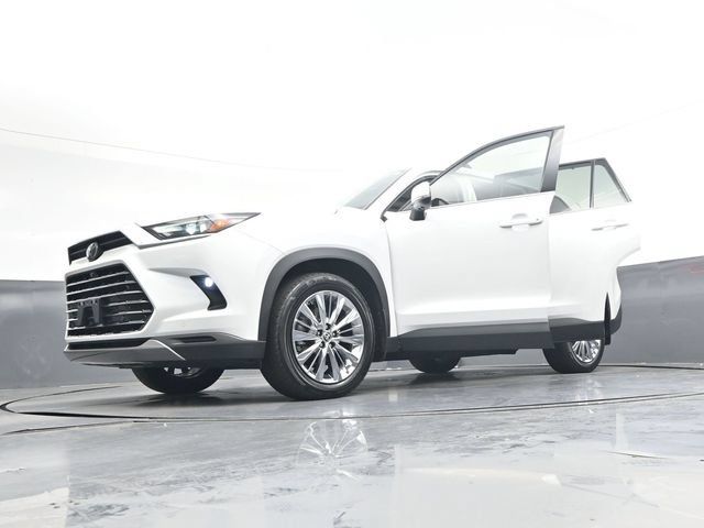 Used 2024 Toyota Grand Highlander AWD image 46