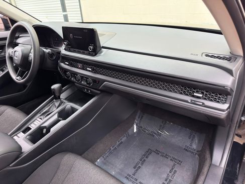 Used 2023 Honda Accord EX image 14
