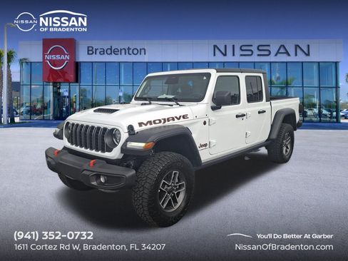 Used 2026 Jeep Gladiator Mojave AWD/4WD image 1