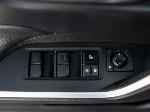 Used 2021 Toyota RAV4 XLE image 24