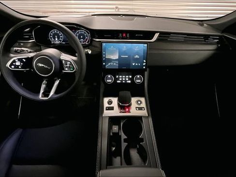 New 2026 Jaguar F-PACE R-Dynamic S image 6