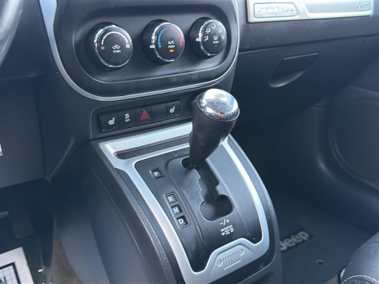 Used 2016 Jeep Compass Latitude FWD image 20