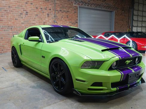 Used 2013 Ford Mustang GT Premium w/ Brembo Brake Pkg RWD image 3