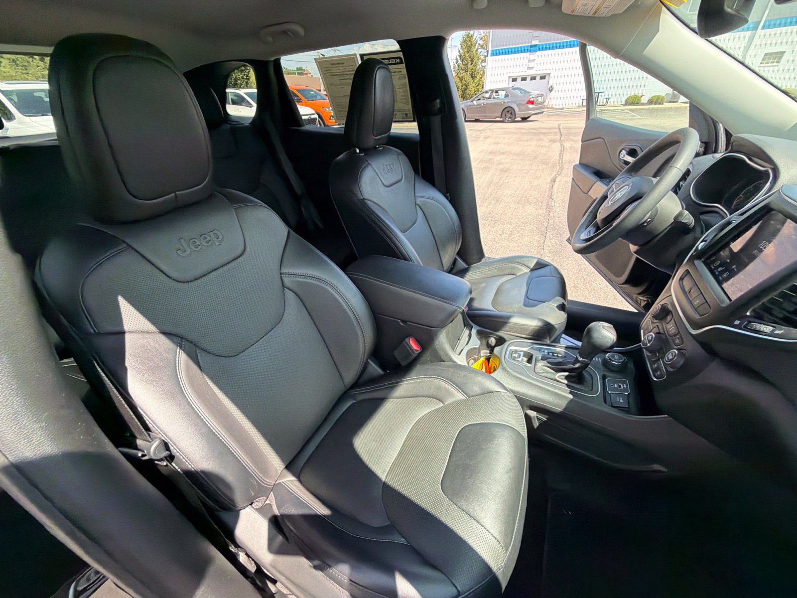 Used 2022 Jeep Cherokee Latitude Lux AWD/4WD image 26