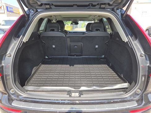 Used 2023 Volvo XC60 B5 Plus AWD/4WD image 17